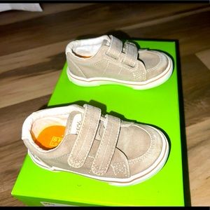 Boys Sperry shoe - size 6